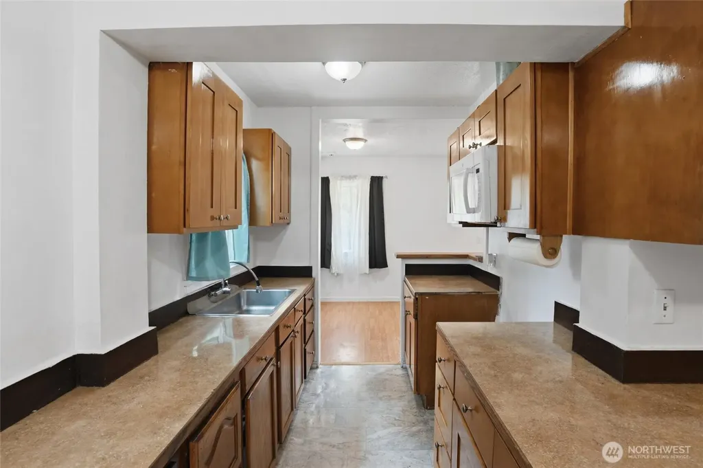 3706 W Arsenal Bremerton WA 98312
