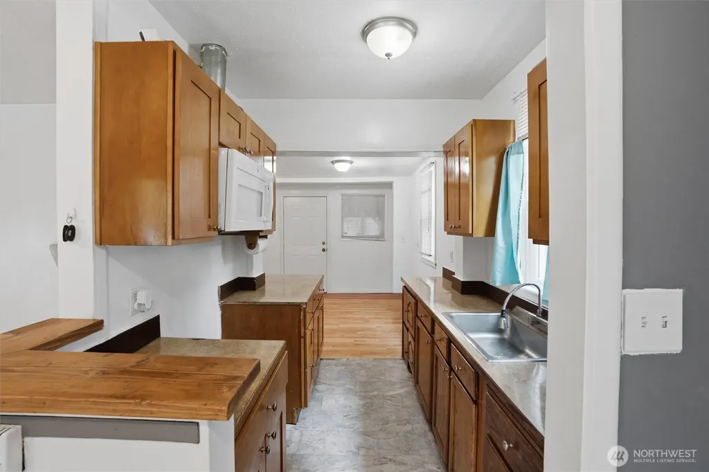3706 W Arsenal Bremerton WA 98312