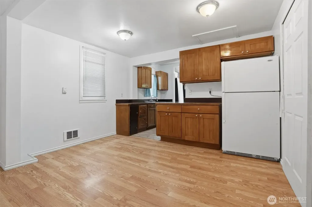 3706 W Arsenal Bremerton WA 98312