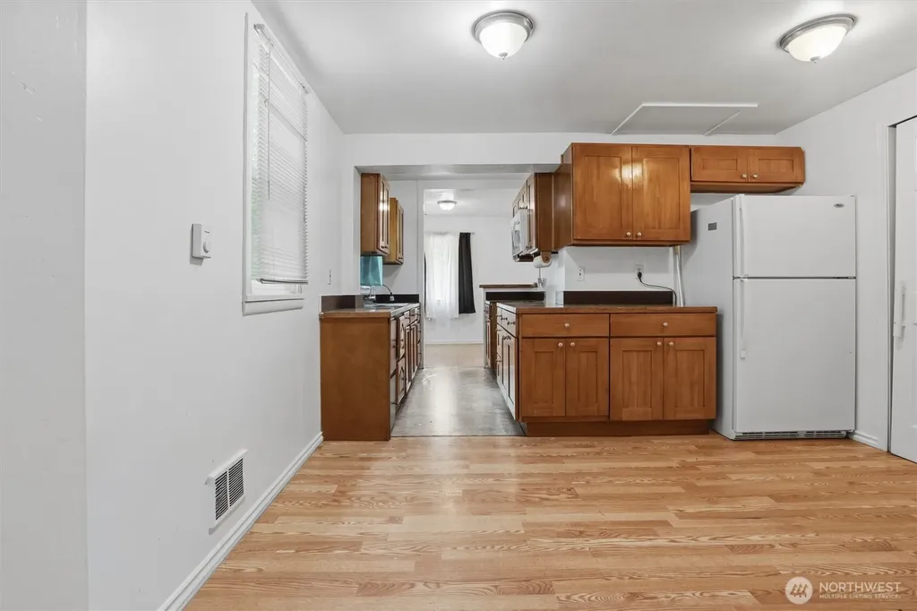 3706 W Arsenal Bremerton WA 98312