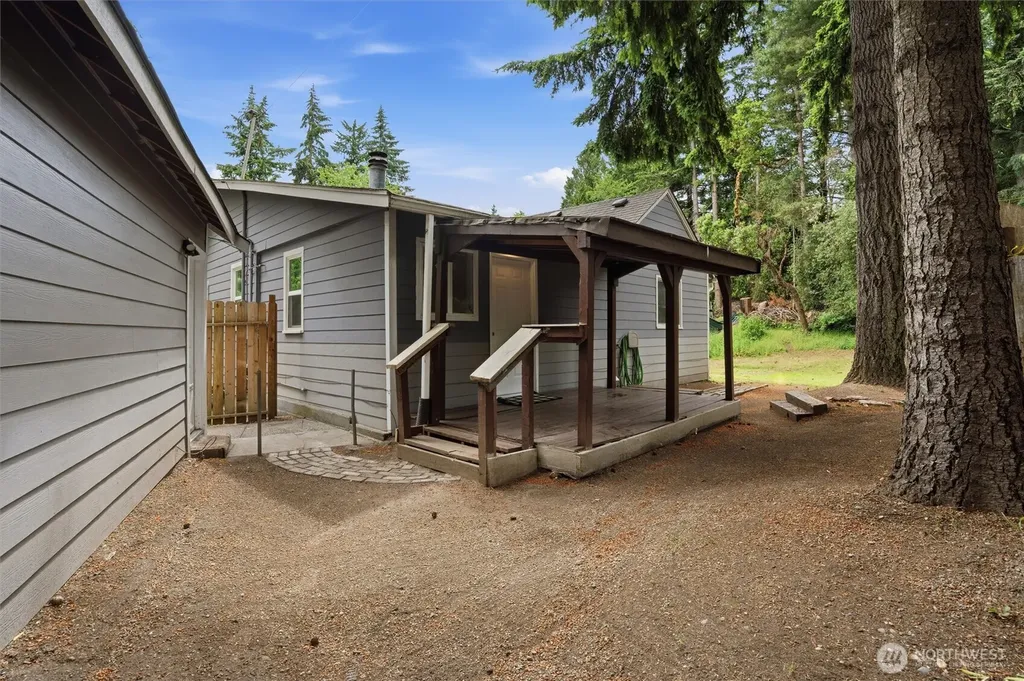3706 W Arsenal Bremerton WA 98312