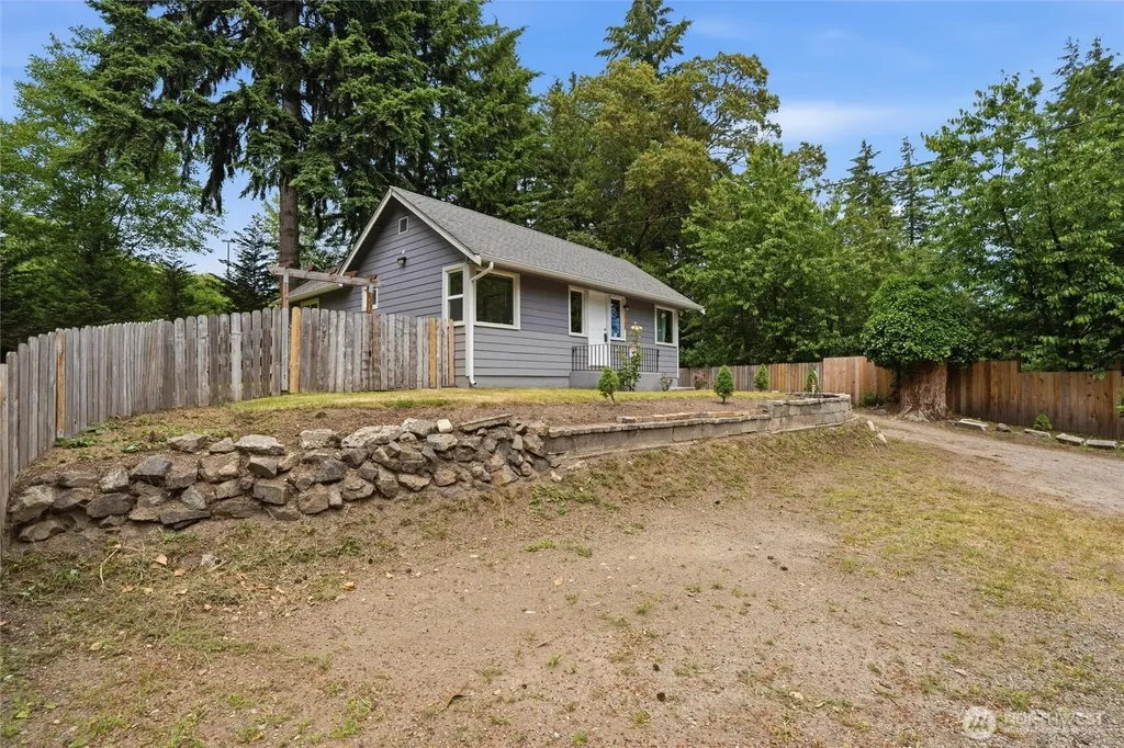 3706 W Arsenal Bremerton WA 98312
