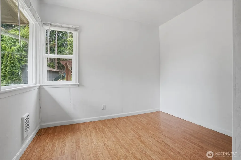 3706 W Arsenal Bremerton WA 98312