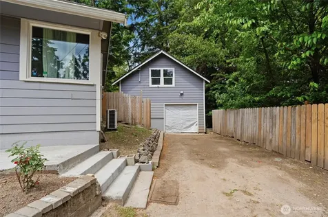 3706 W Arsenal Bremerton WA 98312