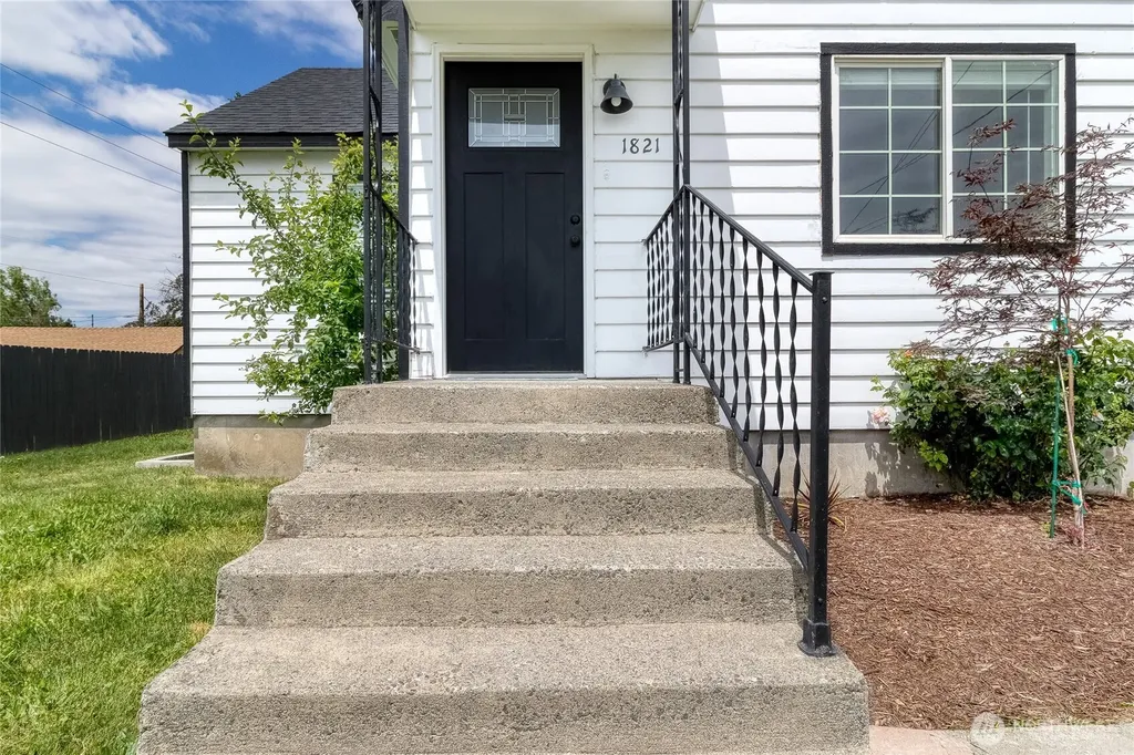 1821 J Street Walla Walla WA 99362