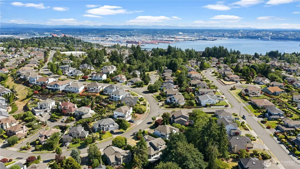 5610 Orca Drive NE Tacoma WA 98422