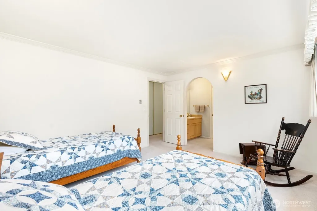 3113 W Harley Street Seattle WA 98199