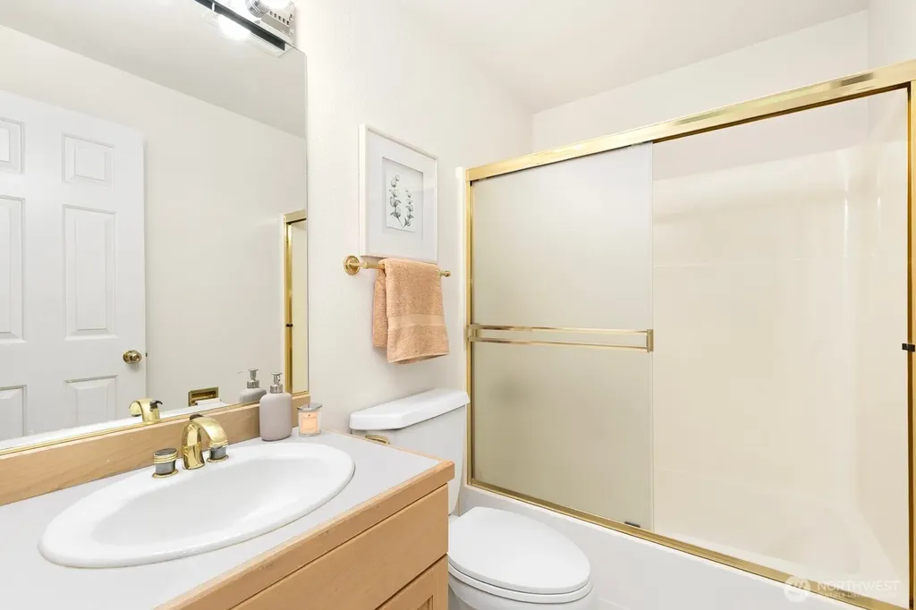 3113 W Harley Street Seattle WA 98199