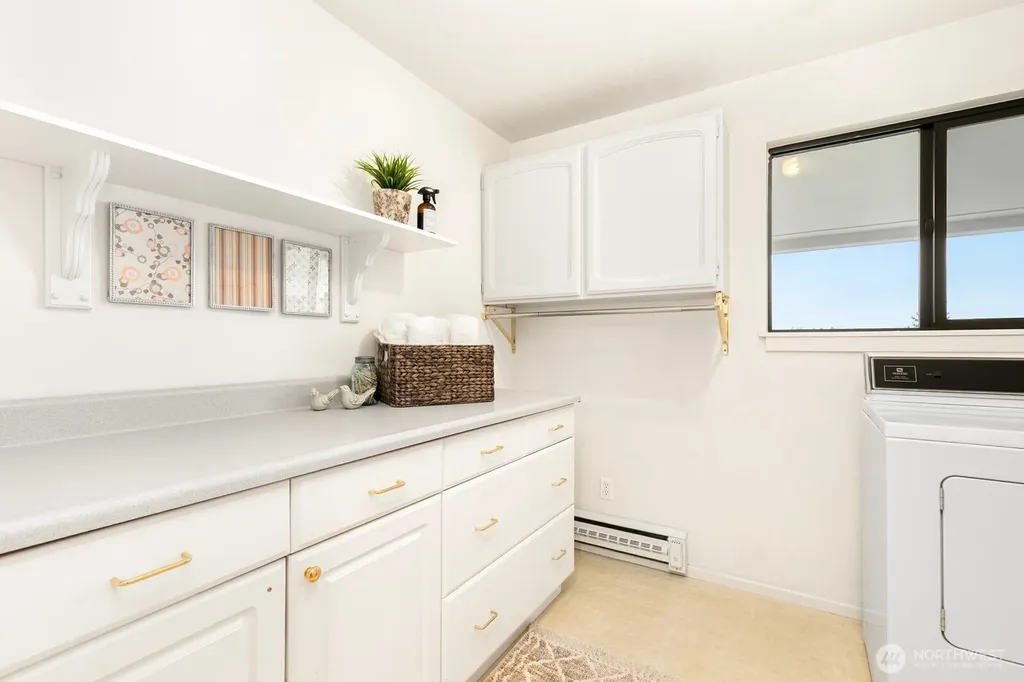 3113 W Harley Street Seattle WA 98199