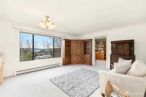 3113 W Harley Street Seattle WA 98199