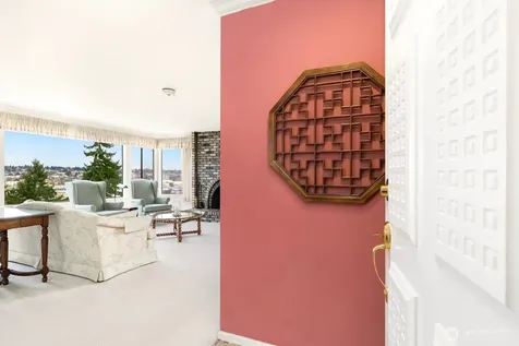 3113 W Harley Street Seattle WA 98199