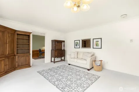 3113 W Harley Street Seattle WA 98199