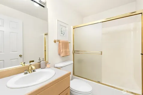 3113 W Harley Street Seattle WA 98199