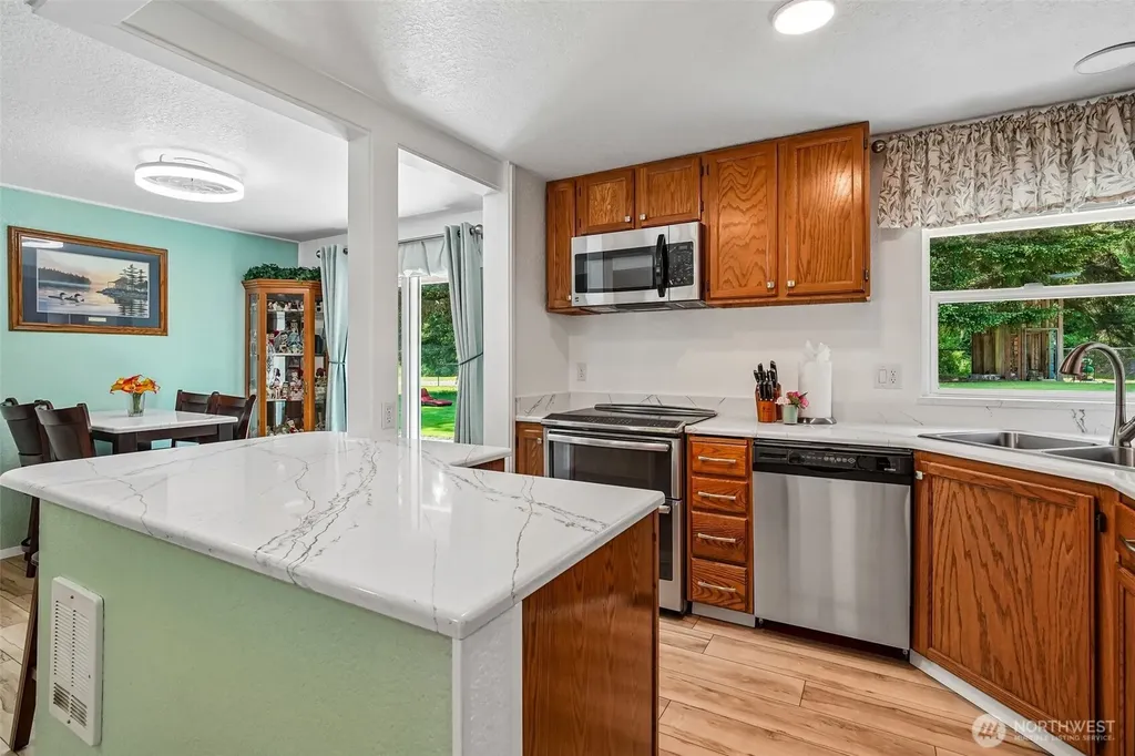 6118 180th Place NW Stanwood WA 98292
