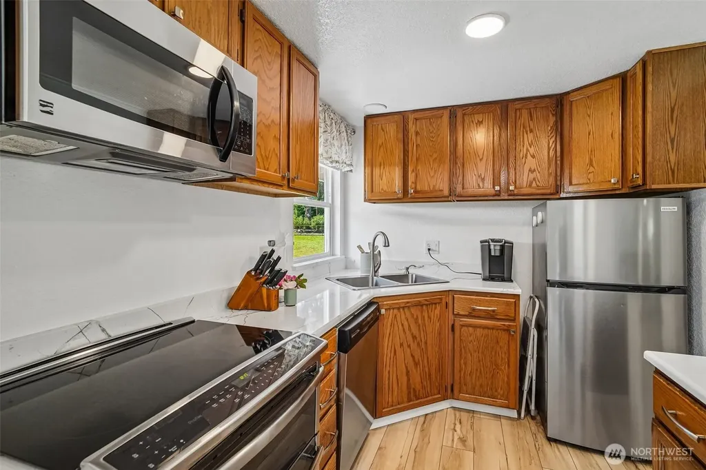 6118 180th Place NW Stanwood WA 98292