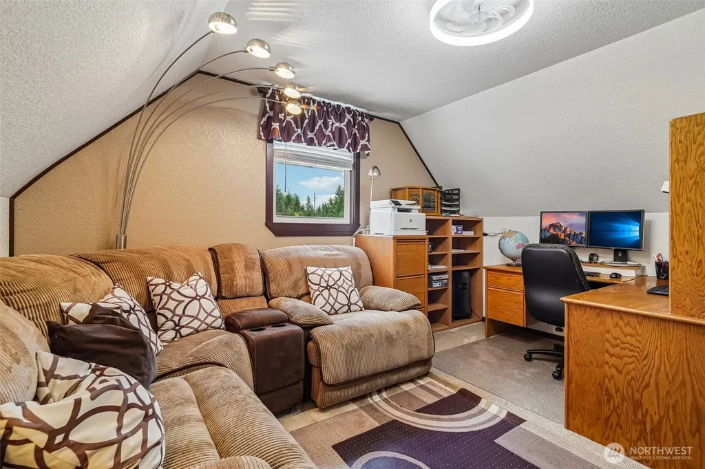 6118 180th Place NW Stanwood WA 98292