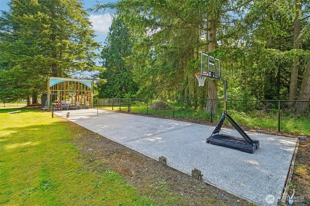 6118 180th Place NW Stanwood WA 98292