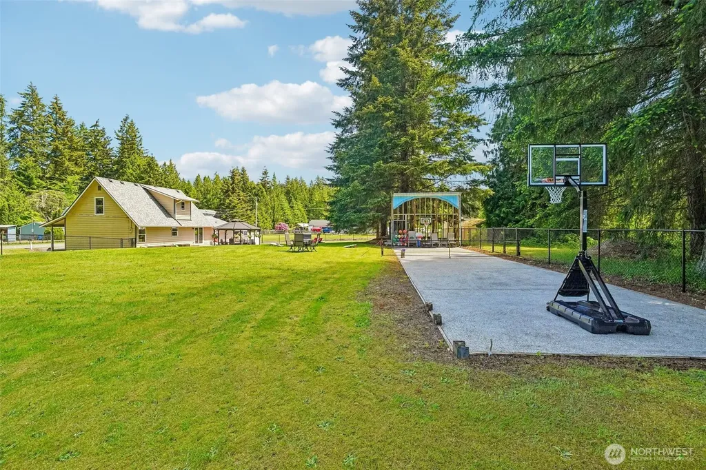 6118 180th Place NW Stanwood WA 98292
