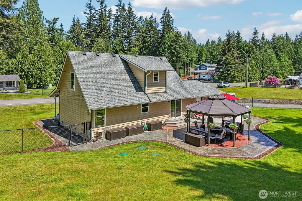 6118 180th Place NW Stanwood WA 98292