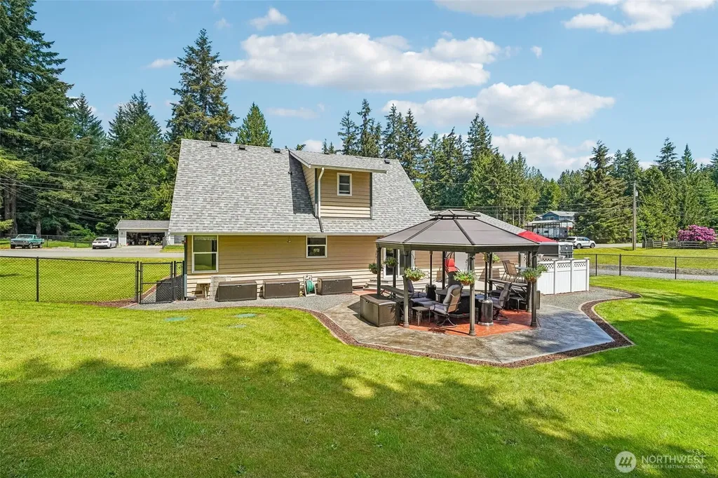 6118 180th Place NW Stanwood WA 98292