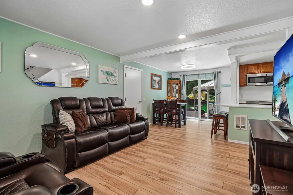 6118 180th Place NW Stanwood WA 98292