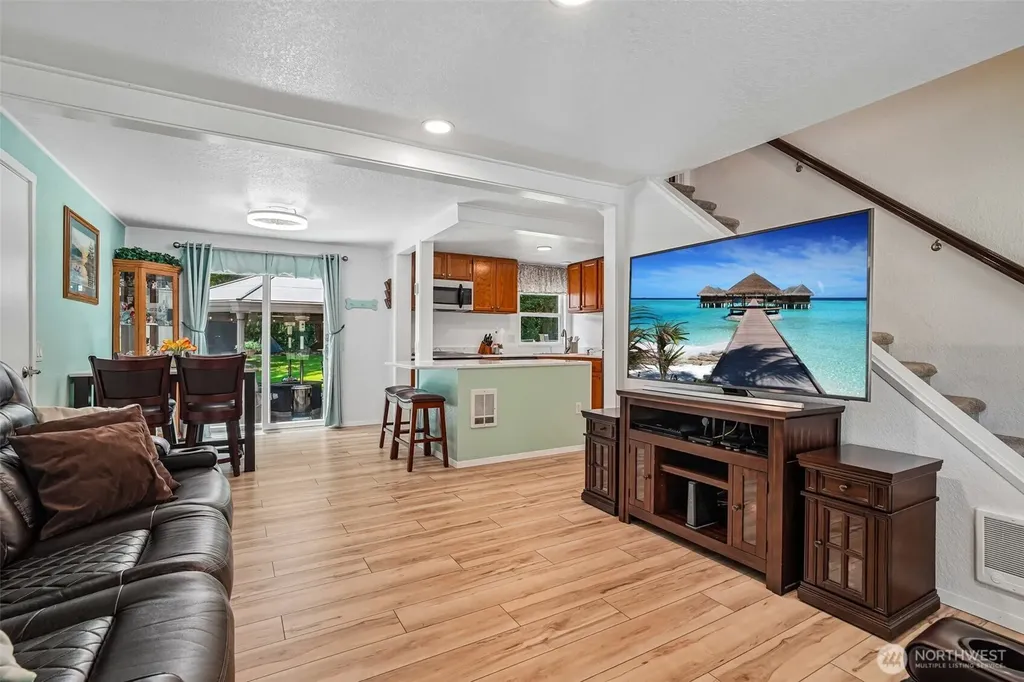 6118 180th Place NW Stanwood WA 98292