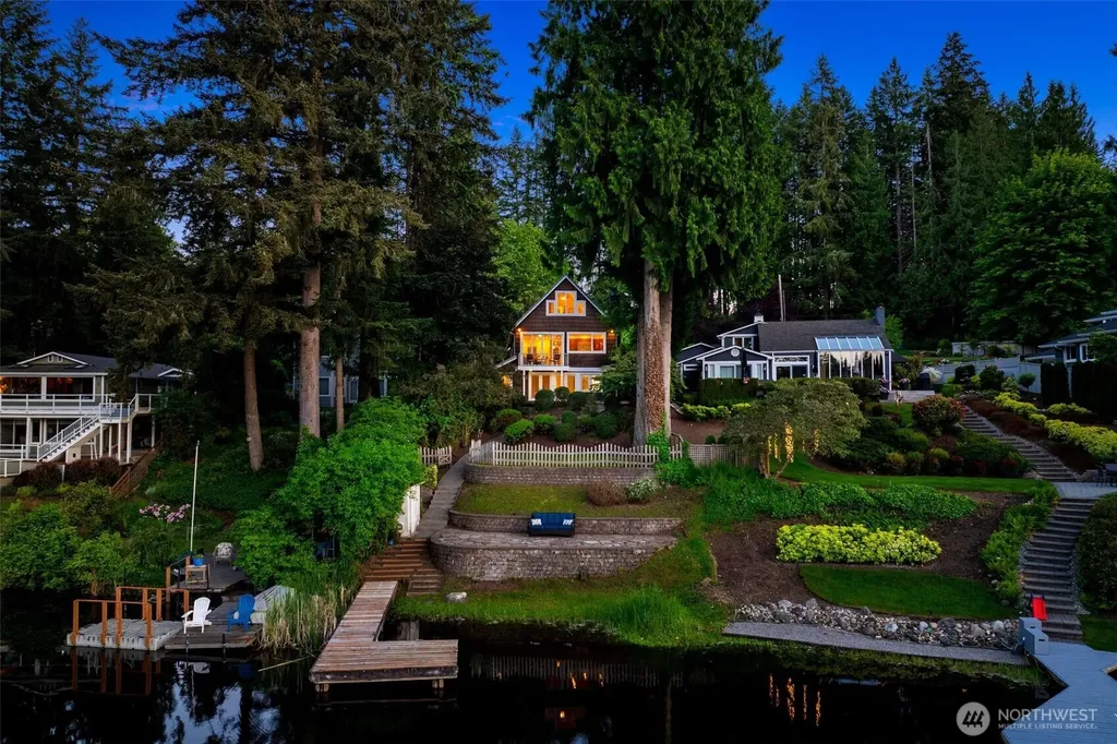 2057 E Beaver Lake Drive SE Sammamish WA 98075