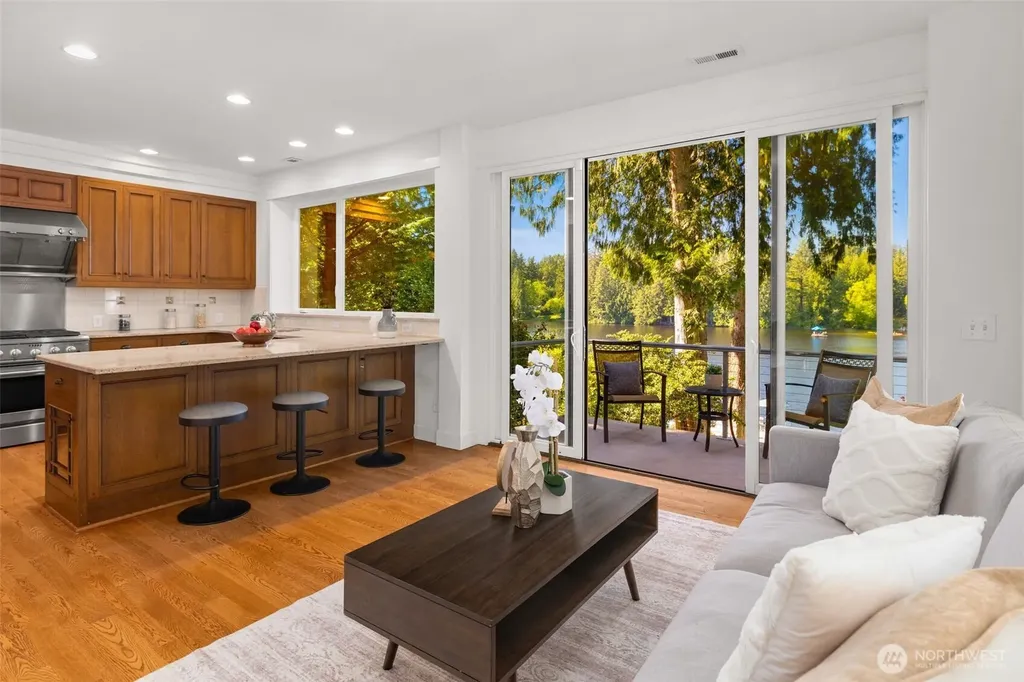 2057 E Beaver Lake Drive SE Sammamish WA 98075