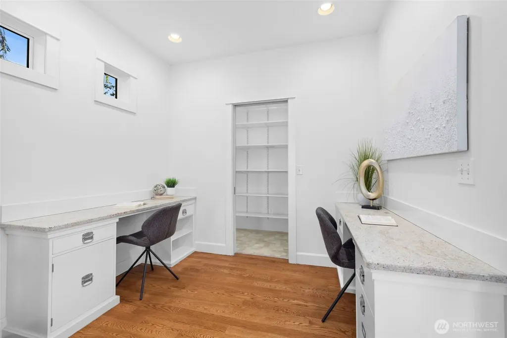 2057 E Beaver Lake Drive SE Sammamish WA 98075