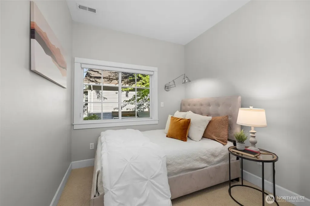 2057 E Beaver Lake Drive SE Sammamish WA 98075