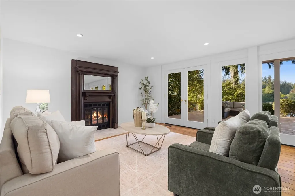 2057 E Beaver Lake Drive SE Sammamish WA 98075