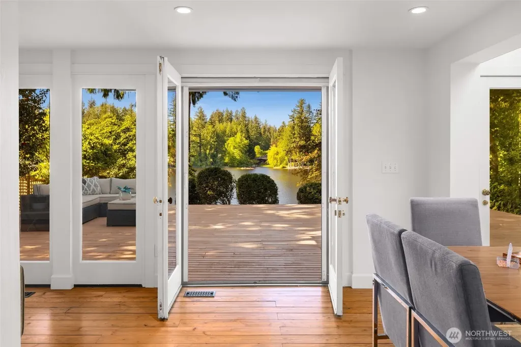 2057 E Beaver Lake Drive SE Sammamish WA 98075