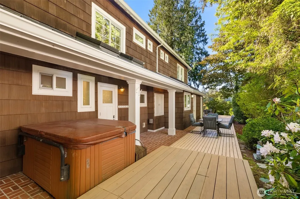 2057 E Beaver Lake Drive SE Sammamish WA 98075