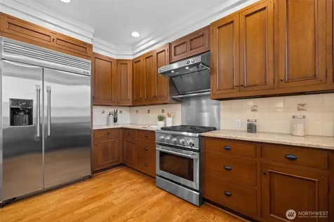 2057 E Beaver Lake Drive SE Sammamish WA 98075