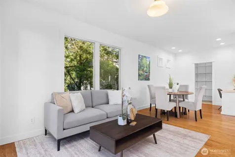 2057 E Beaver Lake Drive SE Sammamish WA 98075