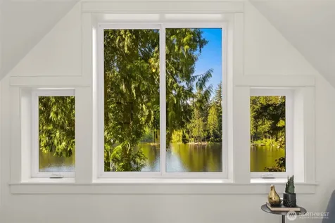 2057 E Beaver Lake Drive SE Sammamish WA 98075
