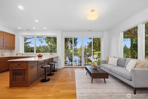 2057 E Beaver Lake Drive SE Sammamish WA 98075