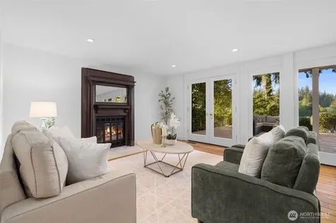 2057 E Beaver Lake Drive SE Sammamish WA 98075