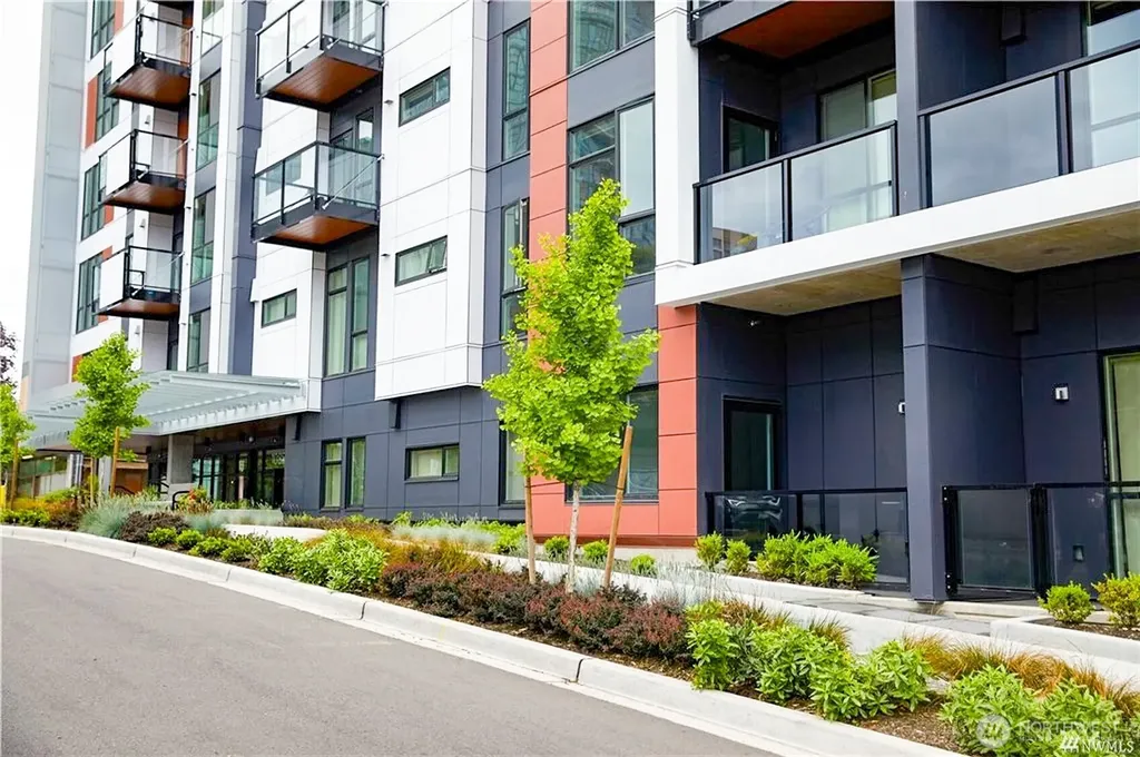 1085 103rd Avenue NE Bellevue WA 98004
