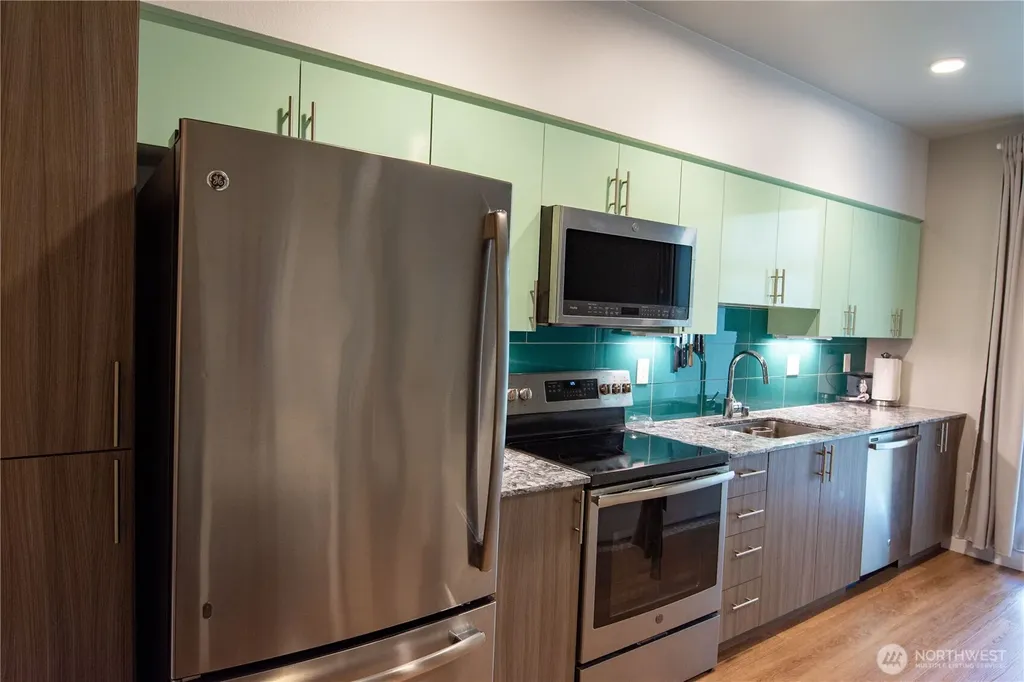 1085 103rd Avenue NE Bellevue WA 98004
