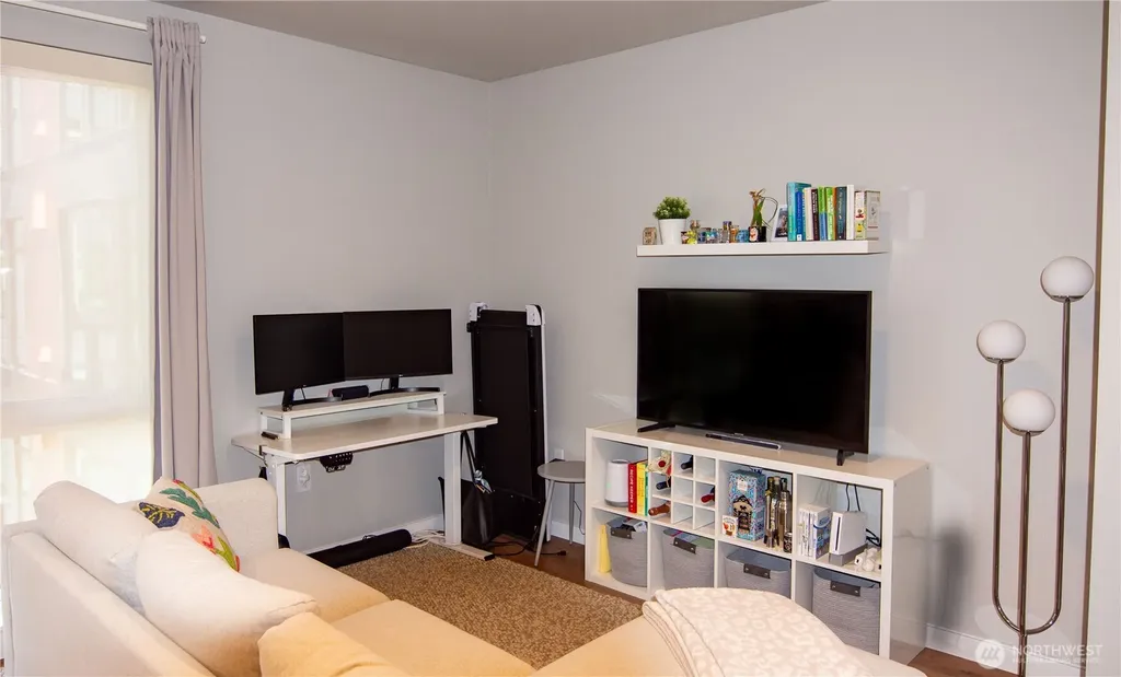 1085 103rd Avenue NE Bellevue WA 98004