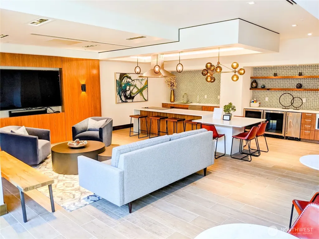 1085 103rd Avenue NE Bellevue WA 98004