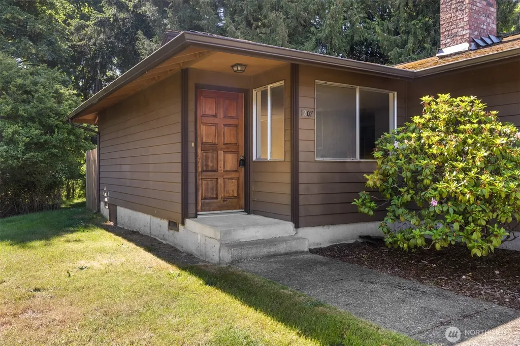 1207 S Pine Street Port Angeles WA 98362
