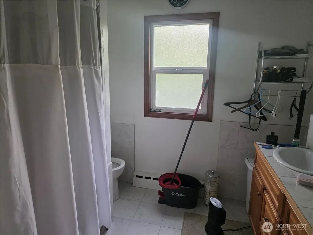 2500 S 208 Street Seatac WA 98198