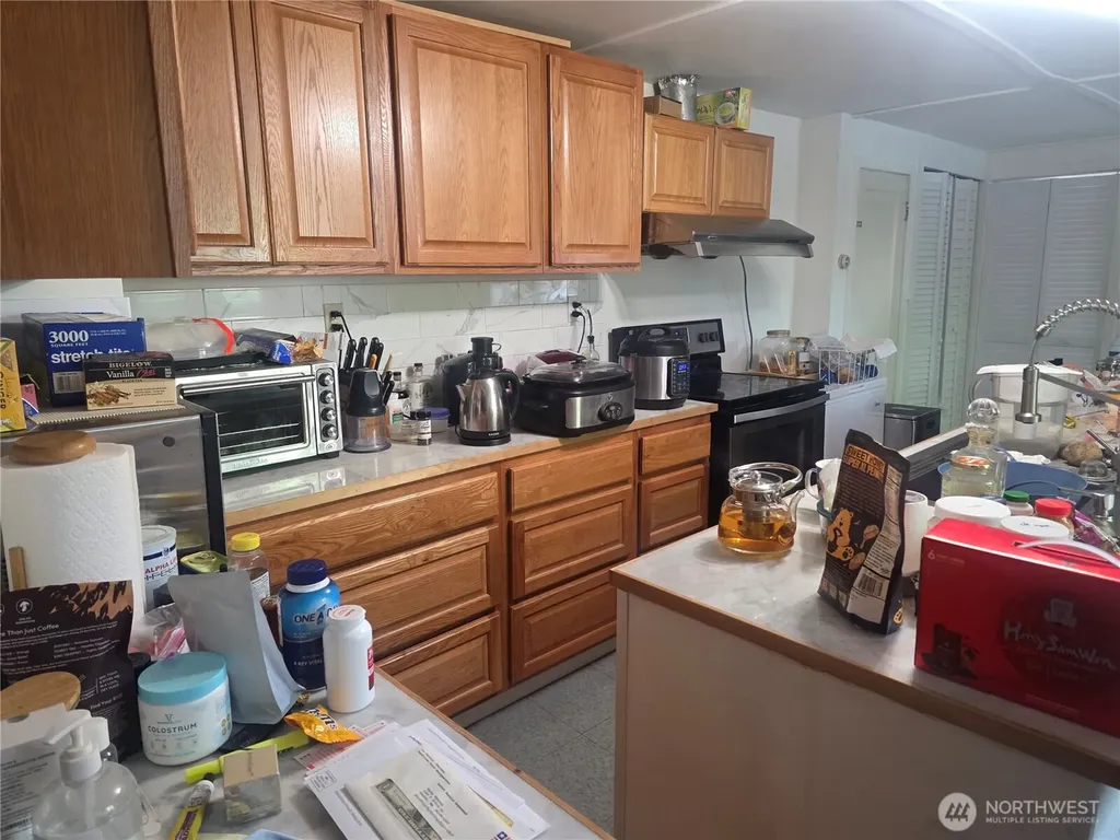 2500 S 208 Street Seatac WA 98198