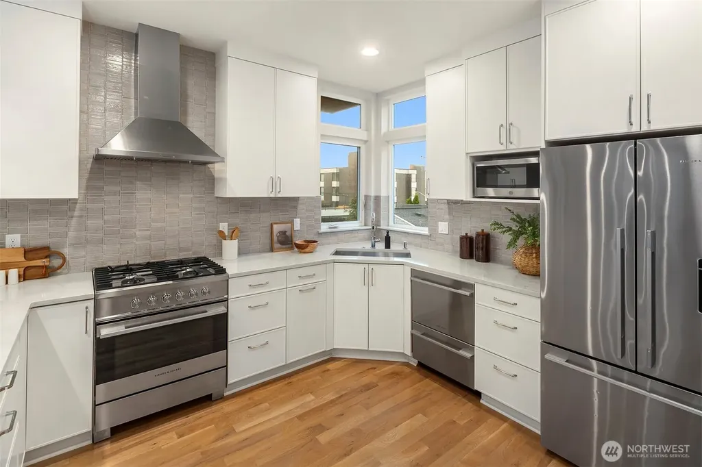1516 Bigelow Avenue N Seattle WA 98109