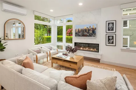 1516 Bigelow Avenue N Seattle WA 98109