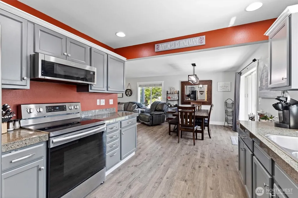 2435 Baldwin Place Blaine WA 98230