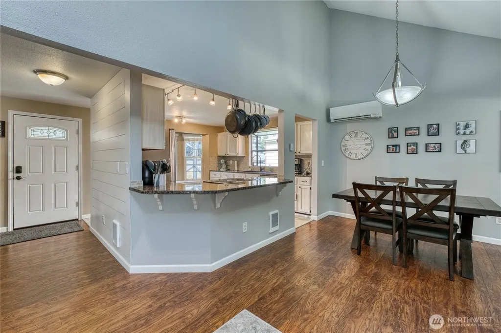1018 NE Knights Court Bremerton WA 98311