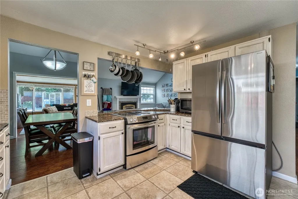 1018 NE Knights Court Bremerton WA 98311